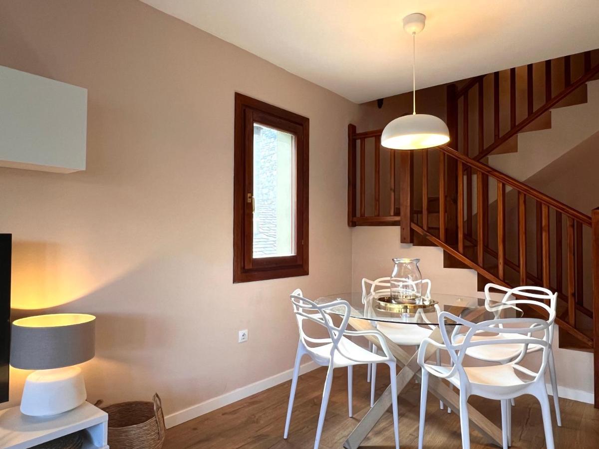 Duplex La Roca - L'Amfitriona Daire Espot Dış mekan fotoğraf